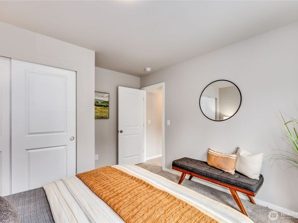 344 NE Shadowhawk Lane, Bremerton WA 98311