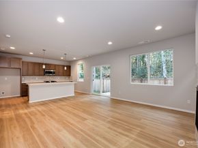 344 NE Shadowhawk Lane, Bremerton WA 98311