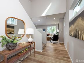 344 NE Shadowhawk Lane, Bremerton WA 98311