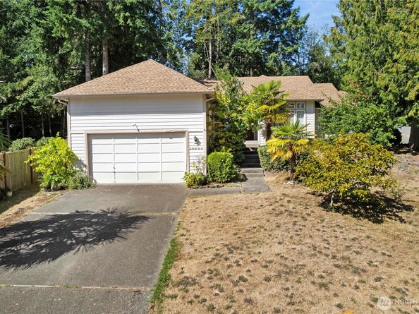 10906 NW Crocus Place, Silverdale WA 98383