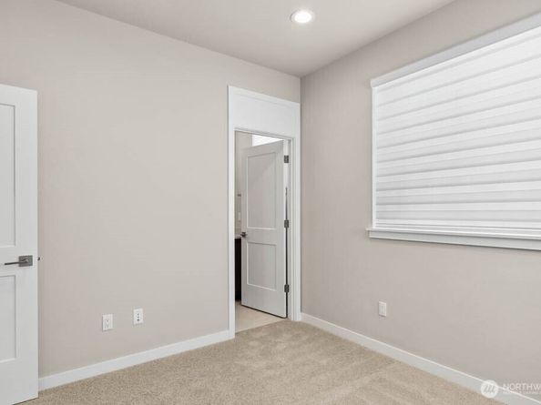 13234 NE 143rd Court 26, Woodinville WA 98072
