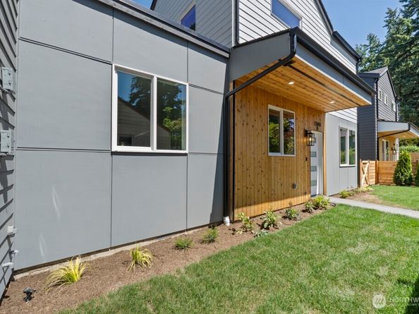 12048 5th Avenue NE B, Seattle WA 98125