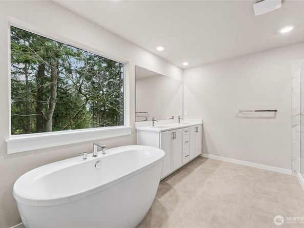 13526 NE 106th Court 28, Kirkland WA 98033