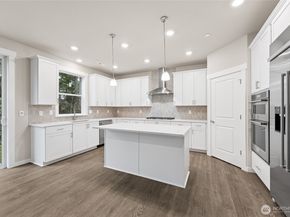 13526 NE 106th Court 28, Kirkland WA 98033