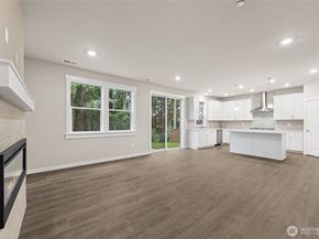 13526 NE 106th Court 28, Kirkland WA 98033