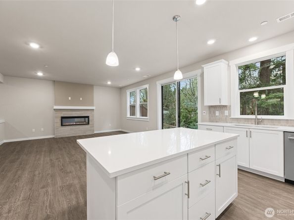 13526 NE 106th Court 28, Kirkland WA 98033