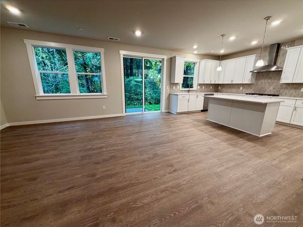 13526 NE 106th Court 28, Kirkland WA 98033