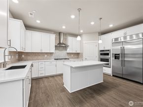 13526 NE 106th Court 28, Kirkland WA 98033