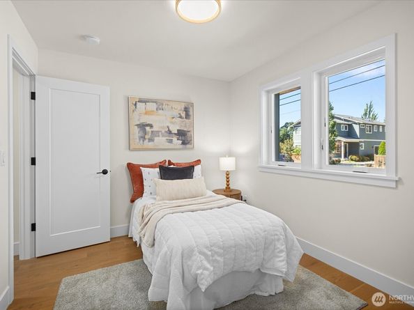 2349 NE 127 Street, Seattle WA 98125