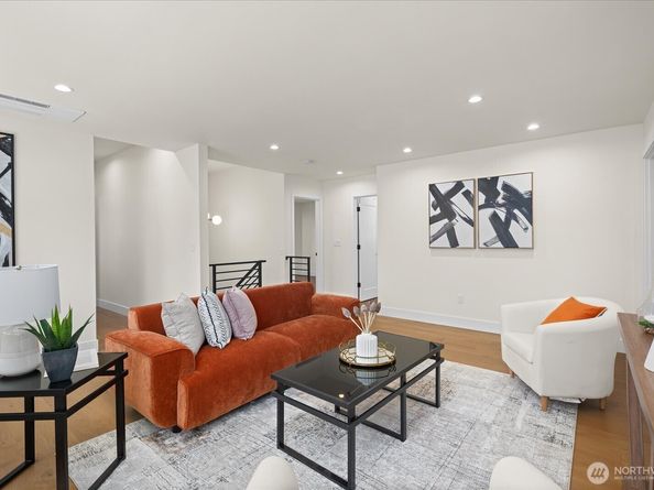 2349 NE 127 Street, Seattle WA 98125