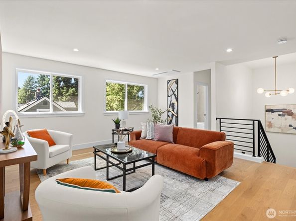 2349 NE 127 Street, Seattle WA 98125