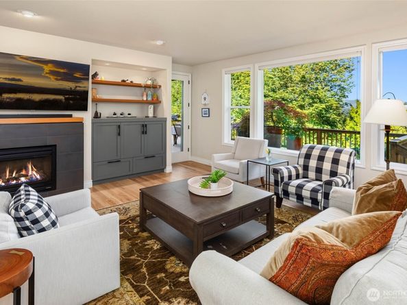 12438 243rd Place NE, Redmond WA 98053