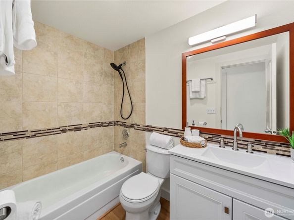 4831 Fauntleroy Way SW 401, Seattle WA 98116