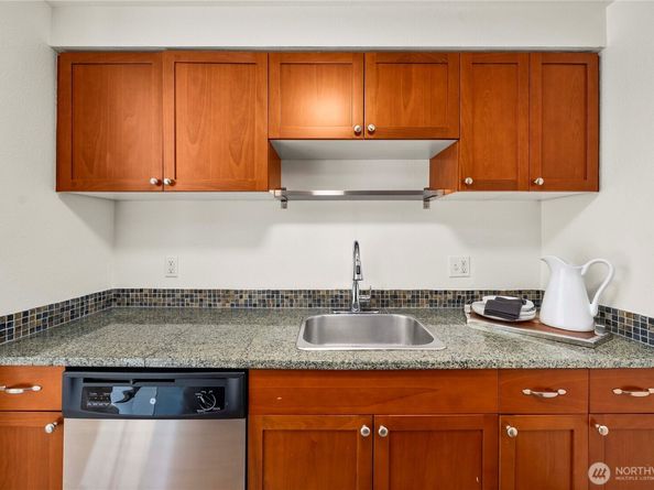 4831 Fauntleroy Way SW 401, Seattle WA 98116