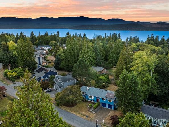 1918 NW Russell Street, Poulsbo WA 98370