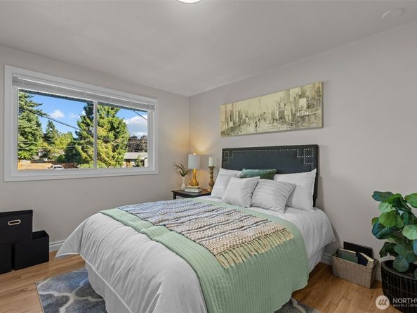 2513 Vashon Court NE, Renton WA 98059