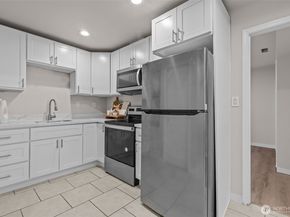 2513 Vashon Court NE, Renton WA 98059