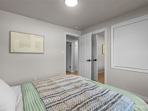 2513 Vashon Court NE, Renton WA 98059