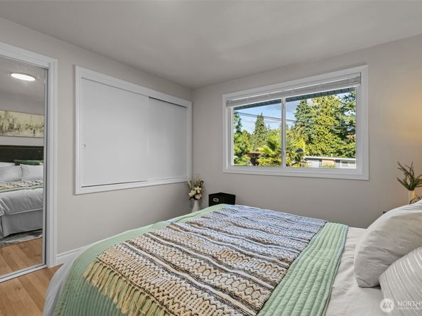 2513 Vashon Court NE, Renton WA 98059