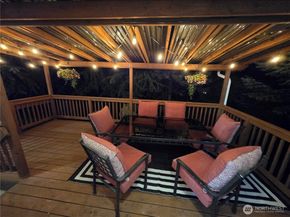 2513 Vashon Court NE, Renton WA 98059