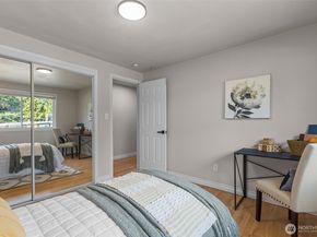 2513 Vashon Court NE, Renton WA 98059