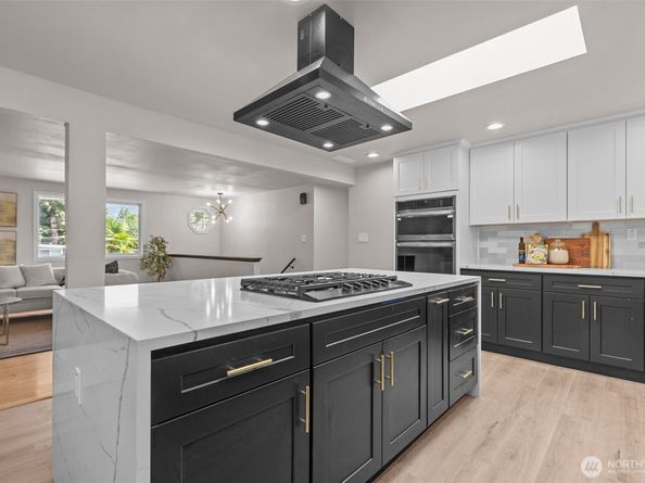 2513 Vashon Court NE, Renton WA 98059