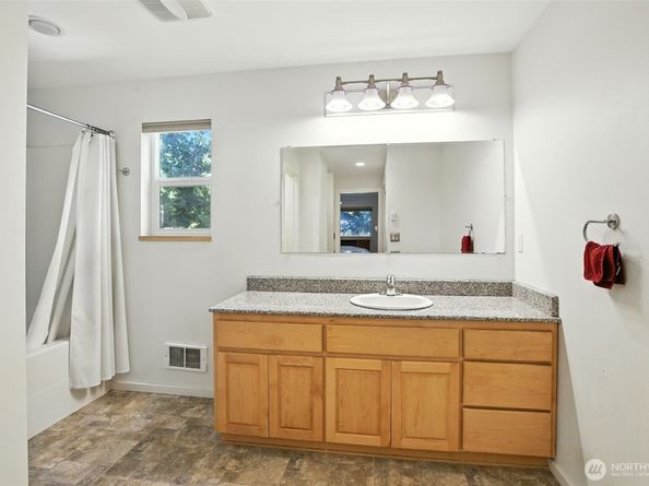 18872 Augusta Avenue NE, Suquamish WA 98392