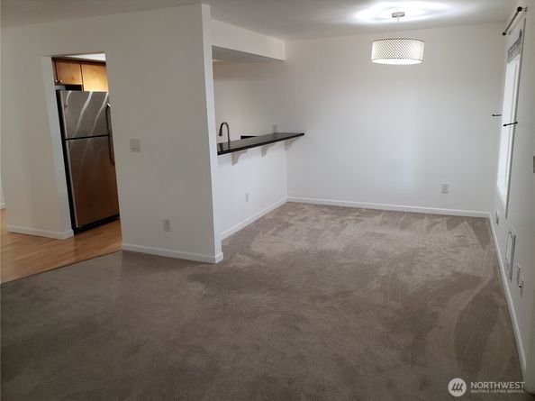 14006 SE 6th Street  18, Bellevue WA 98007