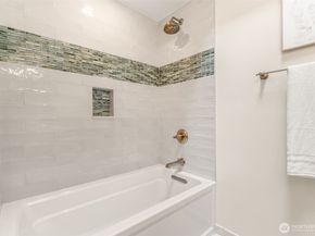 10554 NE 150th Court, Bothell WA 98011