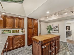 10554 NE 150th Court, Bothell WA 98011