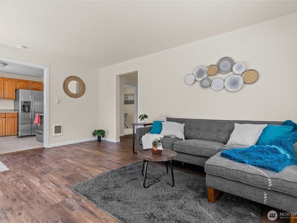 9226 21st Avenue SW, Seattle WA 98106