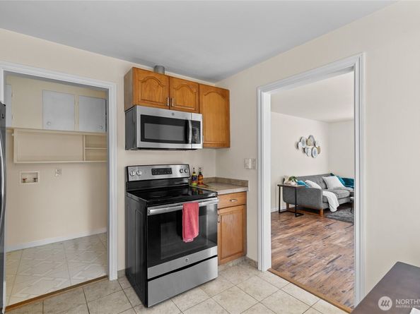 9226 21st Avenue SW, Seattle WA 98106
