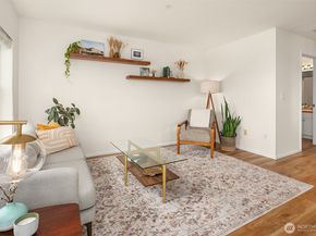 2101 N 55th Street 312, Seattle WA 98103