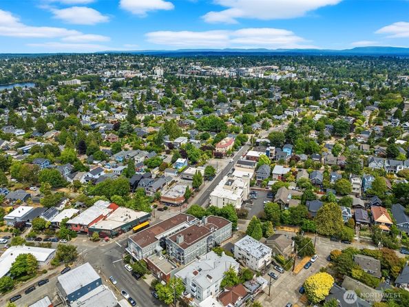 2101 N 55th Street 312, Seattle WA 98103