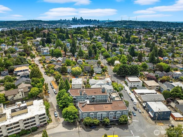 2101 N 55th Street 312, Seattle WA 98103
