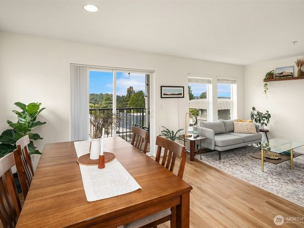 2101 N 55th Street 312, Seattle WA 98103
