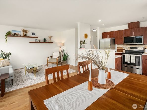 2101 N 55th Street 312, Seattle WA 98103