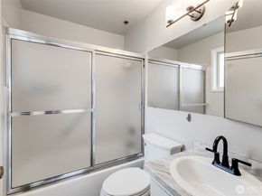 3429 Burke Avenue N  23, Seattle WA 98103