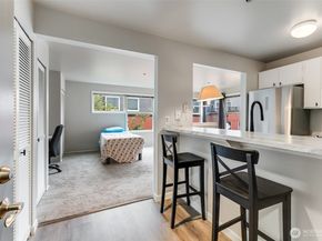 3429 Burke Avenue N  23, Seattle WA 98103