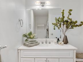 3814 11th Avenue W Apt 23, Seattle WA 98119