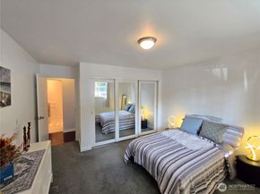 3814 11th Avenue W Apt 23, Seattle WA 98119