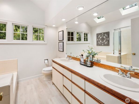 10454 Forbes Creek Drive, Kirkland WA 98033