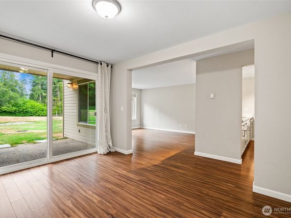4415 145th Avenue NE H5, Bellevue WA 98007