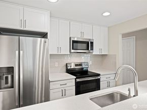 4415 145th Avenue NE H5, Bellevue WA 98007
