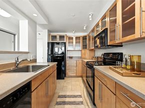 2621 2nd Avenue 804, Seattle WA 98121