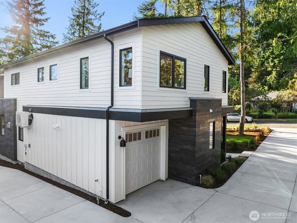 10511 NE 112th Street, Kirkland WA 98033