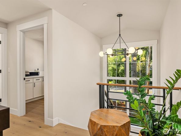 10511 NE 112th Street, Kirkland WA 98033