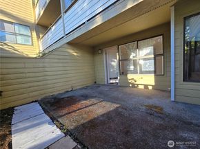 2520 S 317 Street 103, Federal Way WA 98003