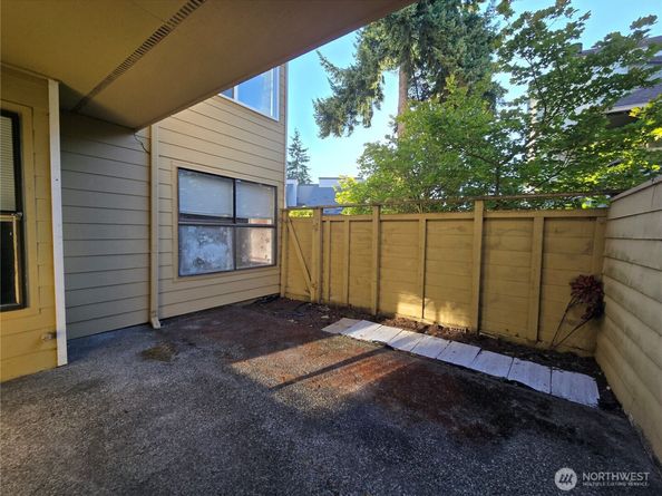 2520 S 317 Street 103, Federal Way WA 98003