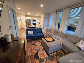 1017 NE 55TH Street, Seattle WA 98105